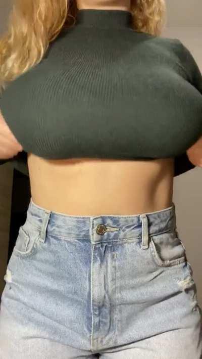 Fuck my tits or Eat my tits?💦