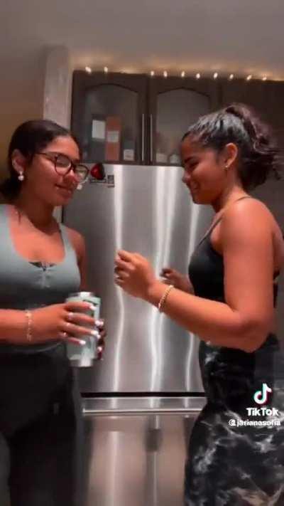 Learmann twins or herndz sisters? Dm open 4 debate