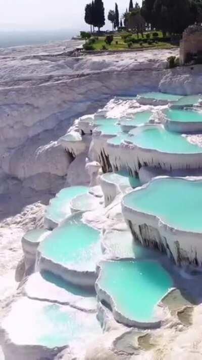 🔥 The beautiful pools of Pamukkale, Turkey.