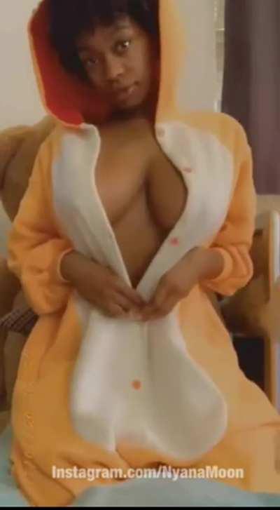 Slim waist big titty combo