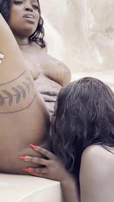 Sub to my OF to see me eating all different kinds of pussy..asian, black, white i got you 😈😜 link in comments below