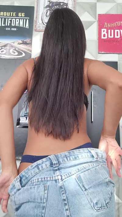 Trying to seduce you to eat my ass... hope it's working. Twerk