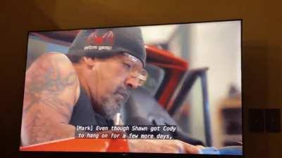 Carmasters (Netflix), S03E02, welding without a hood?