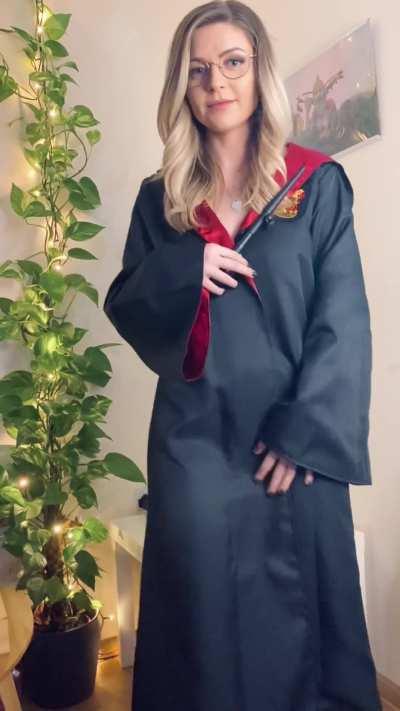 Would you Slytherin to my Chamber of Secrets?.. 🐍🧙🏻‍♀️