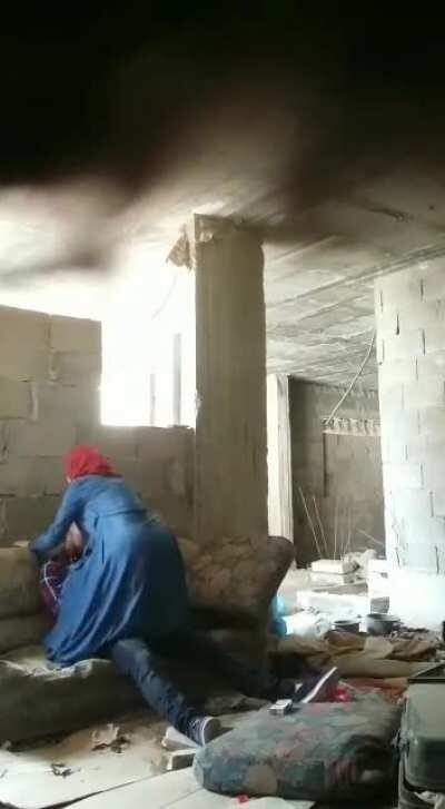 Sneaky Sex in Abandoned Building 🏚🧕🏻🍆