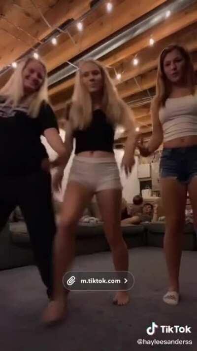 Mans in the back is living the life