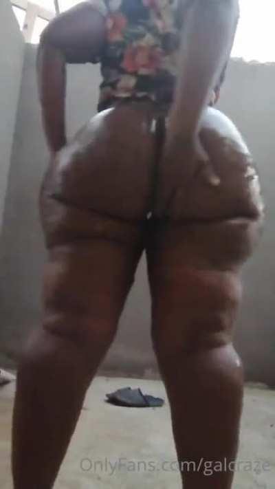 💥🍑massive black booty 🍑💥