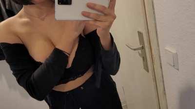 im wondering how many inch would fit between them