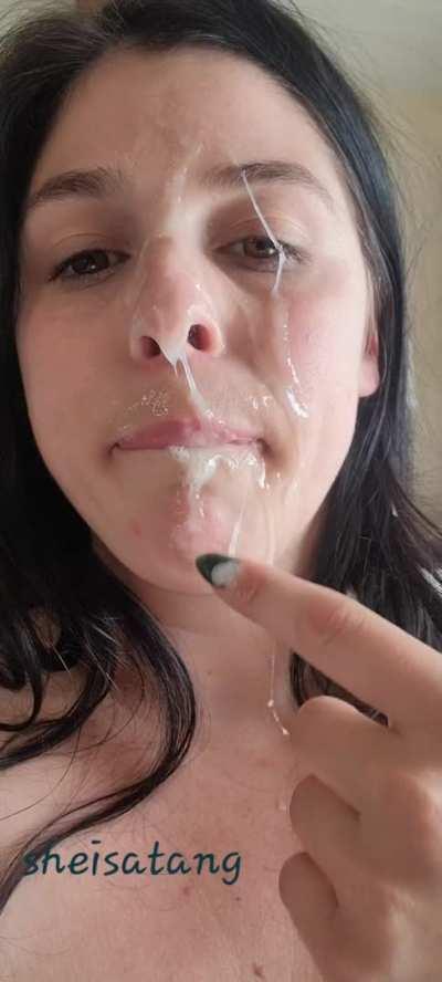 i cleaning up his big loads 💦💦