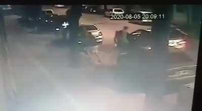 Miércoles a las 20:00 en la puerta de (su) mi casa (sigue en comantarios)