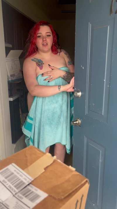 OMG i can’t believe I flashed my mailman! 