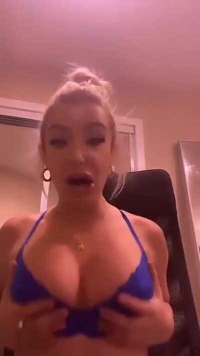 She needs to just take it off