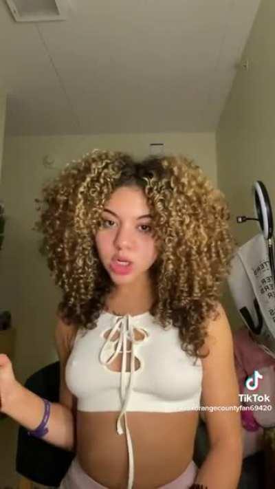 Cupcakes 🧁 [@rexorangecountyfan69420]