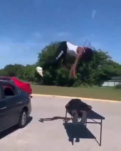 WCGW bodyslaming this dude