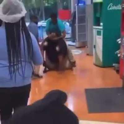 What in Sam Hill is going on here!?!?🤦🏿‍♂️