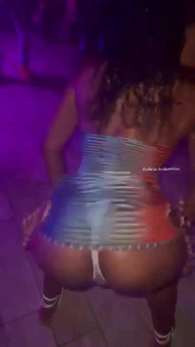 Vybz Kartel putting the fire in that bamce 🔥 (@official.deefinewhine)