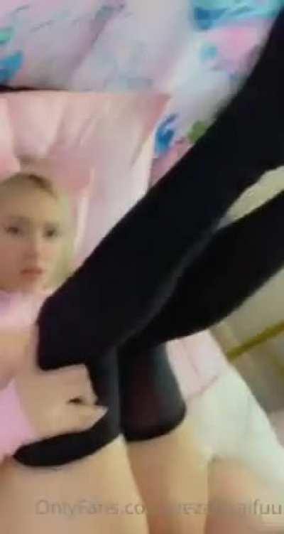 dezzywaifuu + Cream 🥧 = This Video