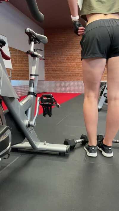 Quick gym shorts drop mid workout [f]