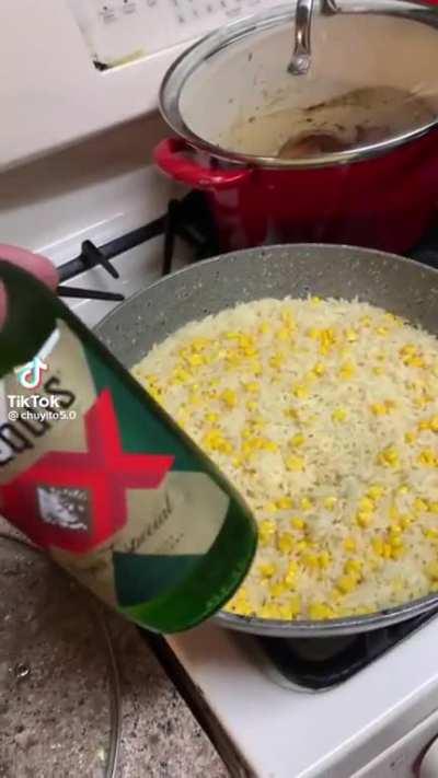 Crudo tu arroz jefa 😂
