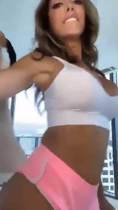 Lyna Perez IG Live