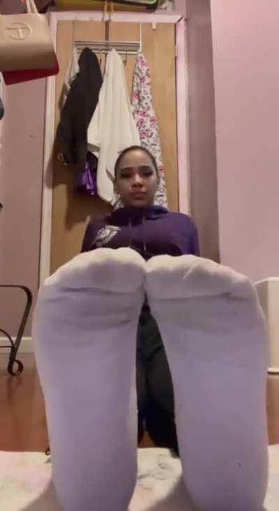 Oily teen latina feet. DM me if you want to see more