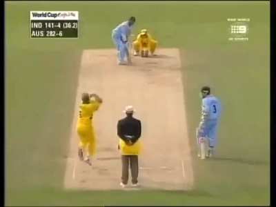 Happy birthday Robin Singh, Quite a handy all rounder he was.