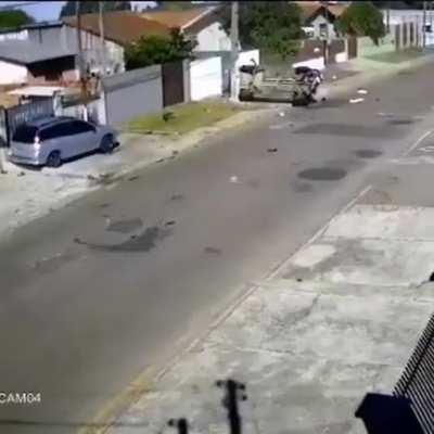 My parents aren't at home.