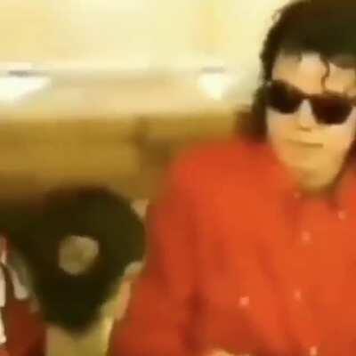 Um mamaquinho do maicão