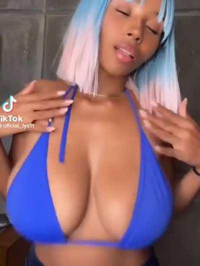 3 mins of the best titties on tiktok