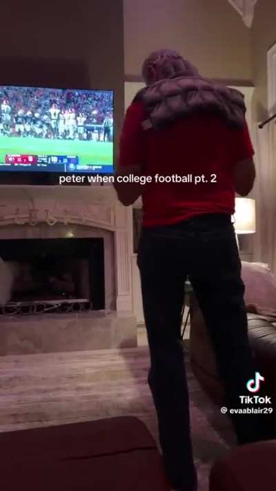 this is how i imagine drew watches basketball