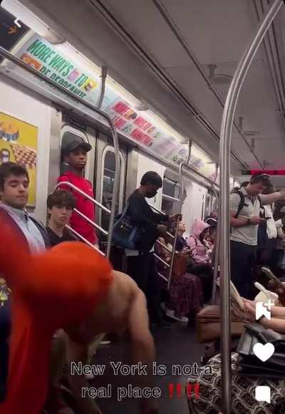 LOOK AT ME THE METRO IS JUST FOR ME!