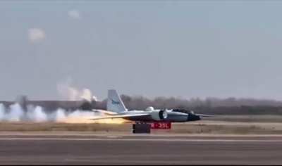 NASA aircraft makes an emergency landing without landing gear at Ellington Field, Texas. 2026