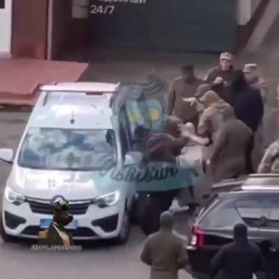 I am extremely skeptical that this was actually filmed in Ukrainian controlled territory. Anyone here have some insights?