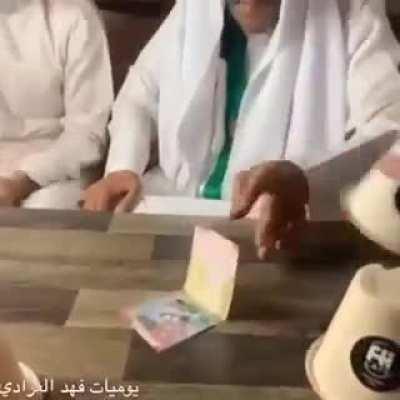 شاب وسيم شاب PRANKED 😂😂😂LOL