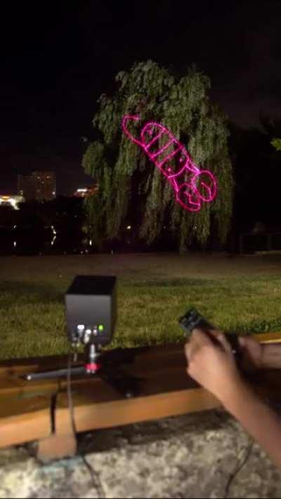 Drawing a lobster with Lasercube