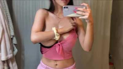 Revealing them big honkers