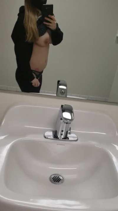 Its mothers day, so here's my mombod for you ☺