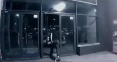 Guy tries to rob an ATM