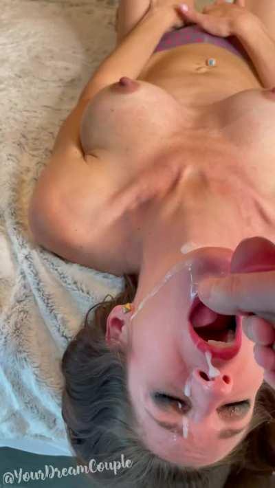 He started covering my entire face which turned me on so much I came too 🥵 (fm)