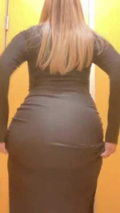 Let’s schedule a late meeting and will bend over you to fill me up!