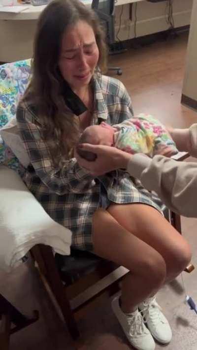 Mom names her newborn daughter after her best friend