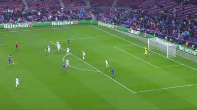 Sergio Busquets' disguised passes vs. Benfica