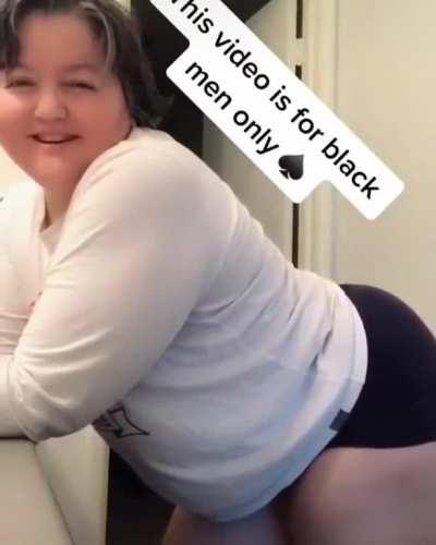 she looks 25 and 60 at the same time