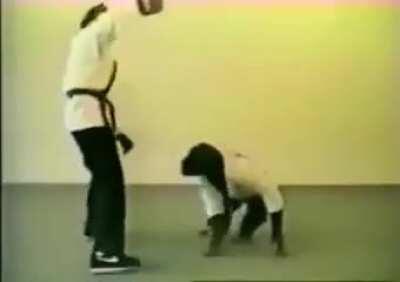 El primer mono cinturón negro 🐵