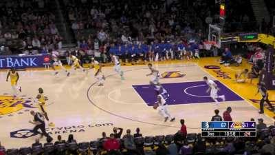 [Highlight] Max Christie throws it down over Dereck Lively II