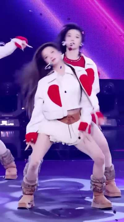 [241102] sync-love Yujin @ MBC Show! Music Core [TIPI-TAP]