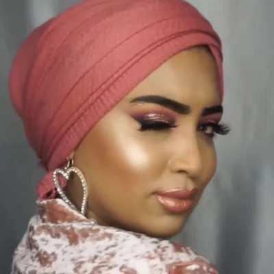 ‎بِسْمِ اللهِ الرَّحْمٰنِ الرَّحِيْمِ ‎b-ismi-llāhi r-raḥmāni r-raḥīmi ‎This is what you should be saying when you’re on my page. ‎I’m your holy hijabi goddess here to ruin you☪️ ‎My feet and my hijab make you losers weak. ‎Devote your life to me. ‎Pray t