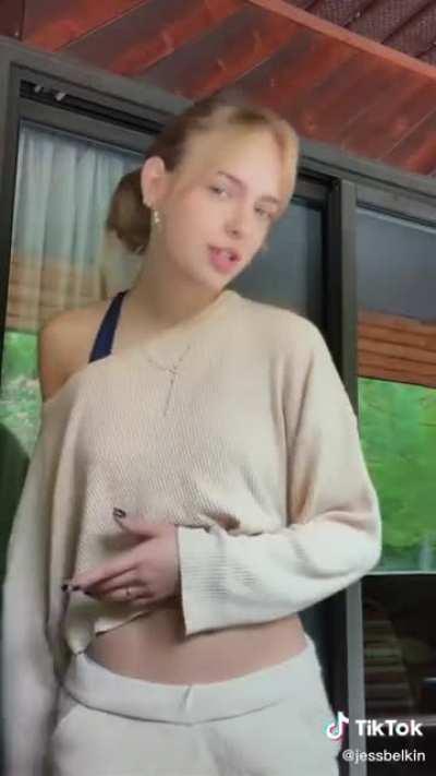 Happy 20th birthday Jessica. 🎁 [Video is from yesterday though]