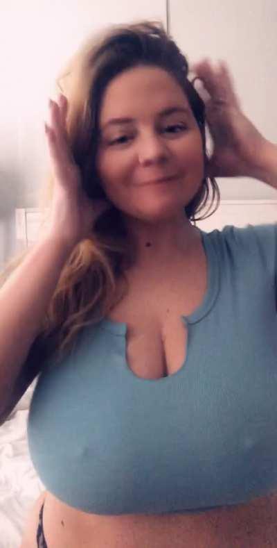 [GIF] [F] [OC] massive Monday drop 🤤