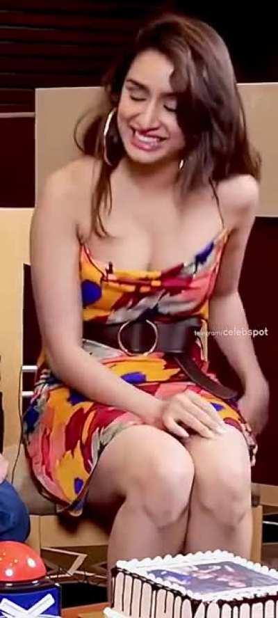 couldn't be more thankful to Shraddha Kapoor for this 🤩